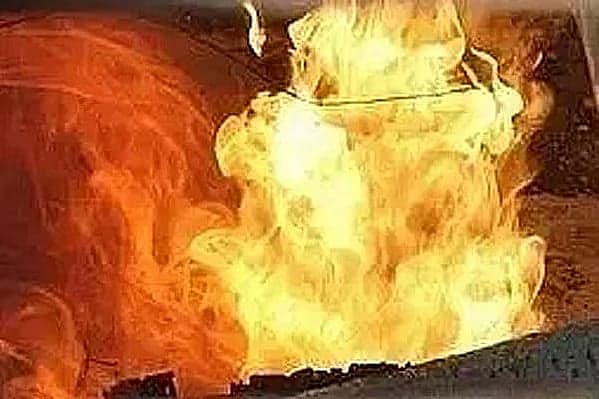 রাজধানীর কাঁটাবনে আবাসিক ভবনের আগুন নিয়ন্ত্রণে, দুজনের মৃত্যু